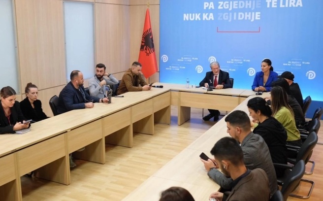 БЕРИША: Рама влезе во политичка агонија, изјави екс премиерот на Албанија, по апсењето на неговиот зет и мерките за него