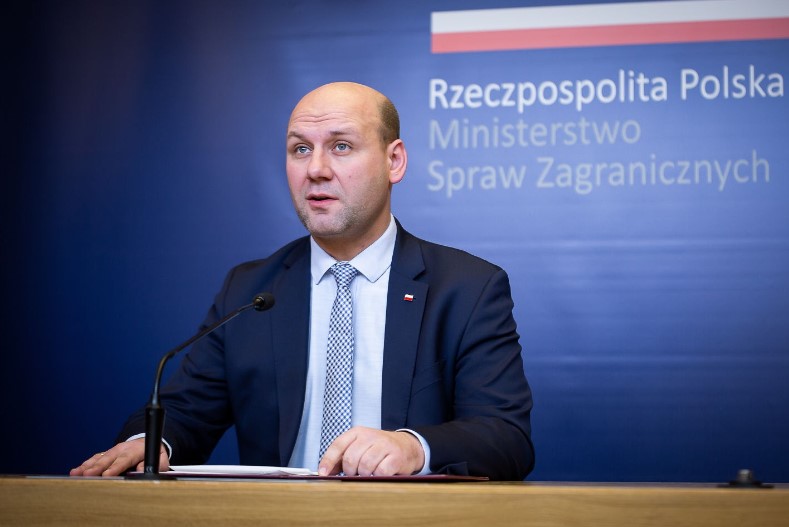 И полскиот министер нема да дојде во Скопје поради Лавров