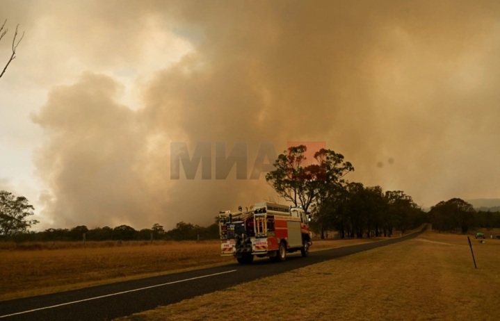 ПОЖАРИ ВО АВСТРАЛИЈА: Наредба жителите на Квинсленд да се евакуираат, загинаа две лица и уништени десетици домови