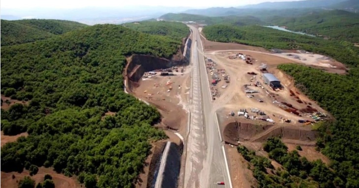 ИТНА СЕДНИЦА: Собранието ќа расправа за предогот од Владата, по скратена постапка, за автопатот за Охрид, кој се гради 10 години