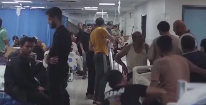 ДИРЕКТОРОТ НА БОЛНИЦИТЕ ВО ГАЗА: Луѓето врескаат, страшно е и не можеме да направиме ништо за пациентите освен да се молиме