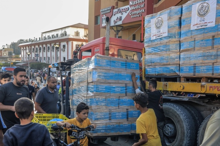 ТРЕТ ДЕН ПРИМИРЈЕ ВО ГАЗА: Ослободувањето заложници оди побавно од предвиденото, пристигнаа 248 камиони со хуманитарна помош