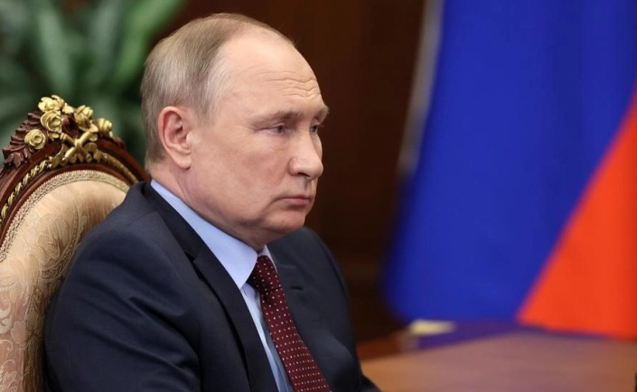 ФУНКЦИОНЕР НА СТЕЈТ ДЕПАРТМЕНТОТ: Путин нема да склучи мир со Зеленски пред да го види исходот од изборите за претседател на САД