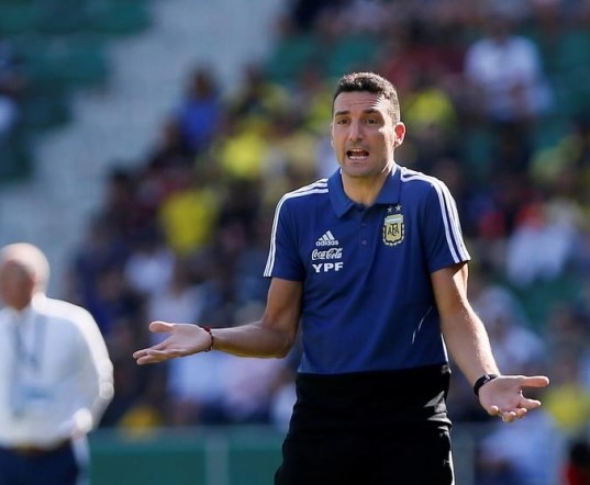Аргентина го победи Бразил, но селекторот размислува за заминување