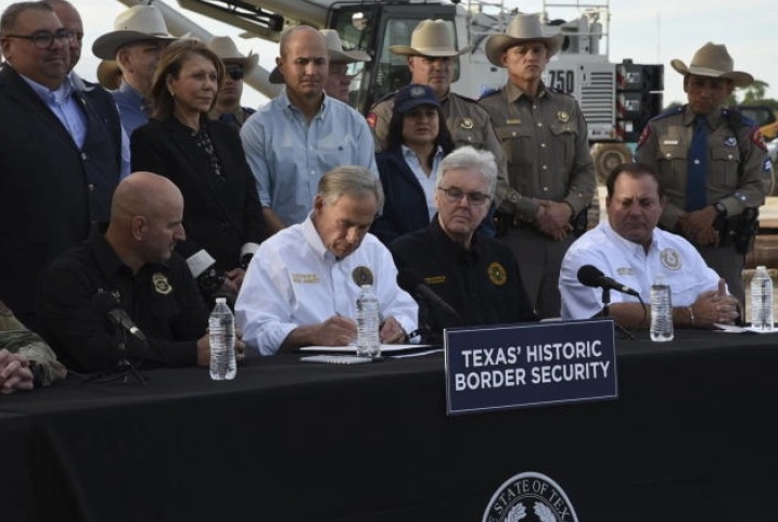 НОВ ЗАКОН ВО САД: Нелегалната имиграција во Тексас ќе се смета за државно злосторство, законот го потпиша гувернерот Грег Абот