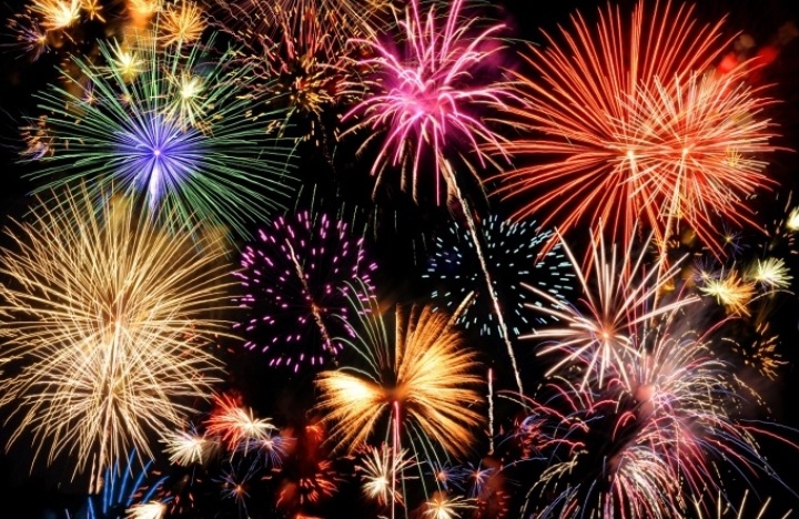СРЕЌНА НОВА 2024-ТА: Новата година со огномет и забави први во светот ја дочекаа 5.000 жители на островот Киритимати во Пацификот