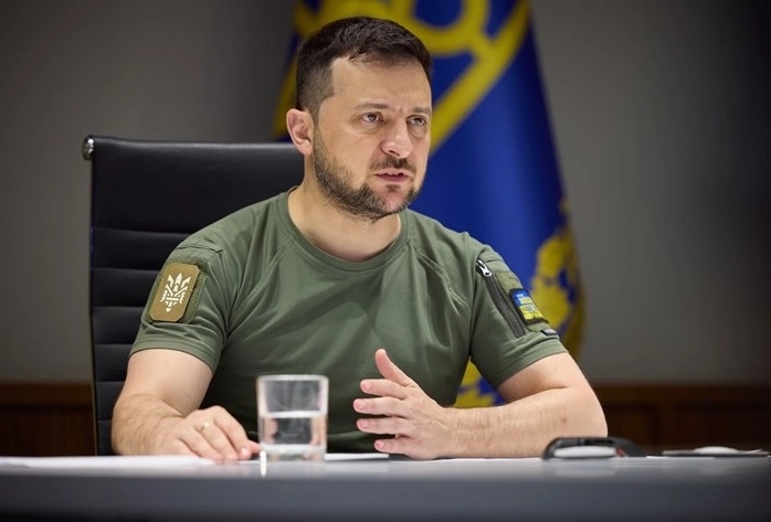 ЗЕЛЕНСКИ: Сирски има одврзани раце за сите кадровски промени, сите украински команданти мора да го почувствуваат фронтот