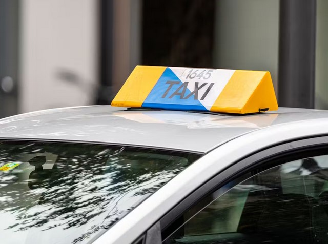 ВО КАНТОНОТ ЦИРИХ: Околу 1.500 таксисти останаа без работа, не знаеле добро германски
