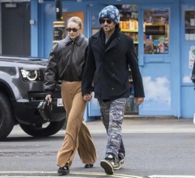 Бредли Купер и Џиџи Хадид „фатени“ на прошетка во Лондон