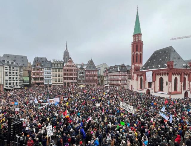 100 000 луѓе на протест во Франкфурт против АФД