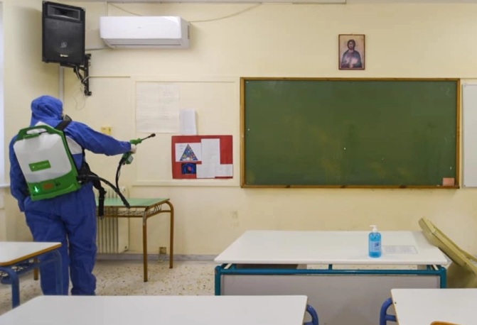 ГРЦИЈА: Упатства за наставниците и персоналот во училиштата за да се намали ширењето на респираторни инфекции, грип и Ковид-19