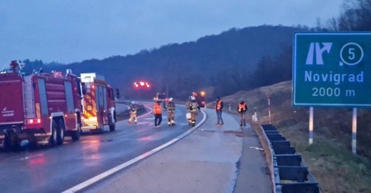 ТЕШКА СООБРАЌАЈКА ВО ХРВАТСКА: Загинаа 3 лица, а 12 се повредени на автопатот Карловац – Риека, во судир на две возила