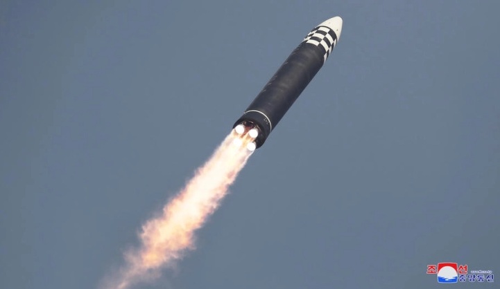 ПРВО ЛАНСИРАЊЕ ГОДИНАВА: Северна Кореја истрела денеска балистичка ракета од нејзиниот источен брег, прва во 2024 година