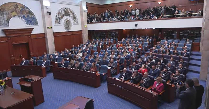 СОБРАНИЕ: Со 65 гласа „за“ и 3 „против“ од 111 пратеници, избрана техничката влада на чело со техничкиот премиер Талат Џафери