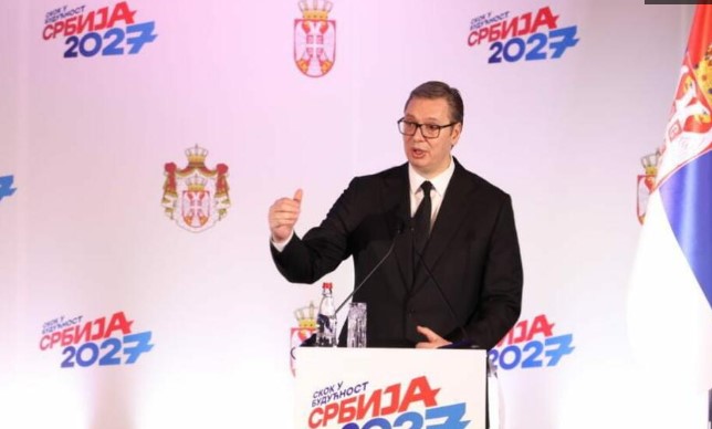 Просечната плата во Србија до крајот на 2027 ќе биде 1 400 евра, пензиите 650 евра
