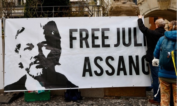 МАРАТОНСКАТА БИТКА НА ЏУЛИЈАН АСАНЖ: Последен обид да се избегне екстрадиција во САД од Лондон, каде мина 14 години заточеништво