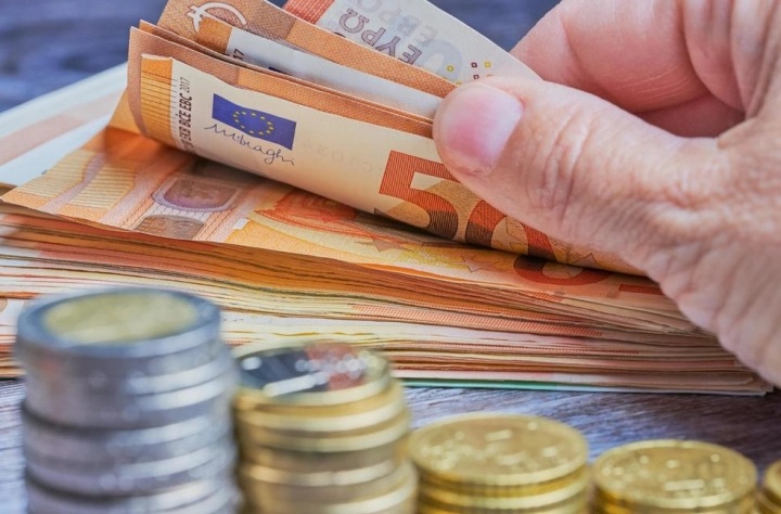 ХРВАТСКА: Просечната месечна нето плата во декември 2023 година изнесува 1.191 евро