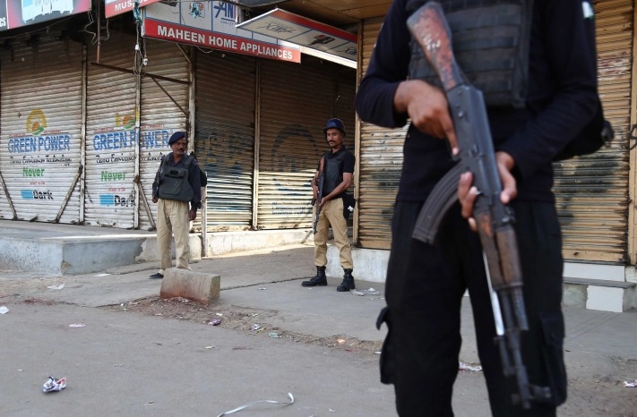НАПАД ВРЗ ПОЛИЦИСКА СТАНИЦА: Ноќеска во Пакистан се убиени 10 полицајци, а 4 се ранети во судир со 30 терористи