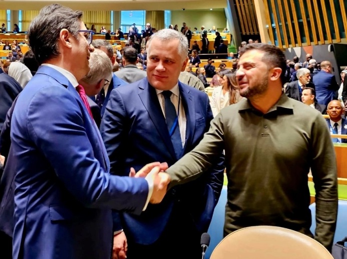САМИТ ВО АЛБАНИЈА: Пендаровски во Тирана на самитот за Украина, на кој ќе претседава Зеленски, со кого му е планирана и средба