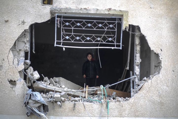 НОВ НАПАД ОД ИЗРАЕЛ: Загинаа најмалку 15 цивили, а десетици се повредени во ноќниот удар врз станбени згради во Рафа