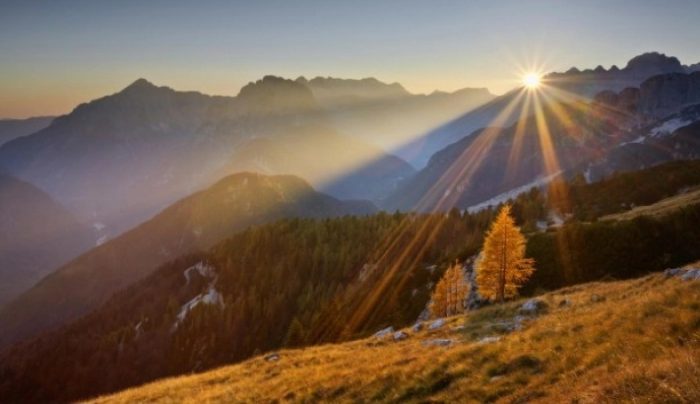 УХМР: Умерено облачно денеска со сончеви периоди и температура до 19 степени, попладне во западните делови краткотраен дожд