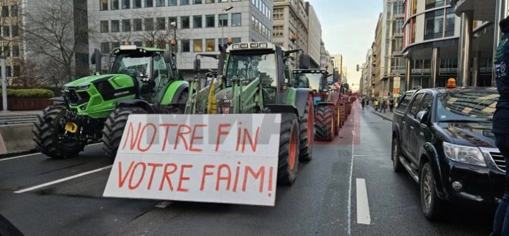 НОВИ ПРОТЕСТИ ВО БЕЛГИЈА: Земјоделците излегуваат на плоштадот Шуман во Брисел, во близина на институциите на ЕУ
