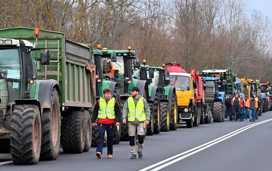 ЗАЕДНИЧКА АКЦИЈА: Германските, полските и чешките земјоделци протестираат против земјоделската политика на ЕУ