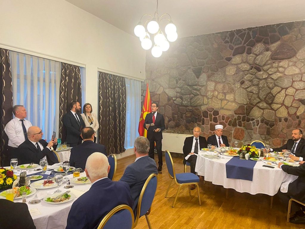 ПЕНДАРОВСКИ: Соживотот е наша најголема вредност, а Ифтарската вечера е можност за негово продлабочување Македонија