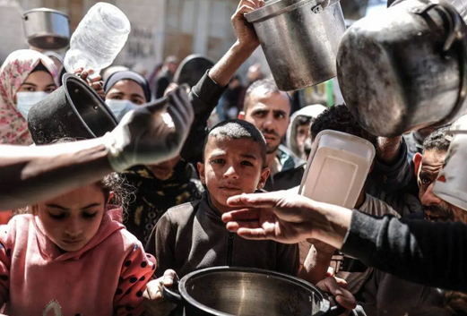 БОРЕЛ: Израел предизвикува глад во Газа
