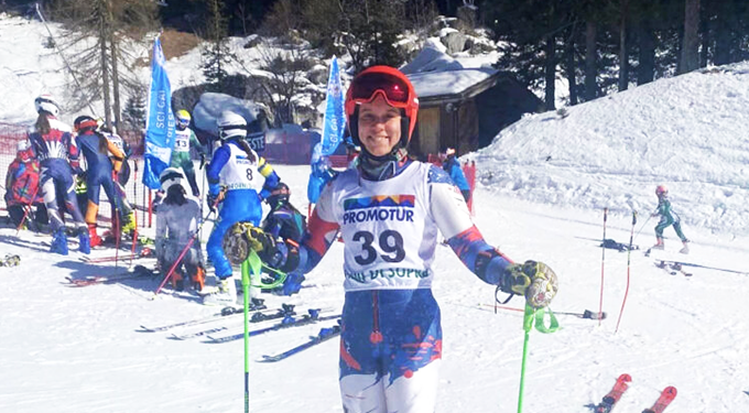МАКЕДОНСКА СКИЈАЧКА НАДЕЖ: Во силна конкуренција во Австрија, 17-годишната Јана Атанасовска освои 2-ро место во слалом