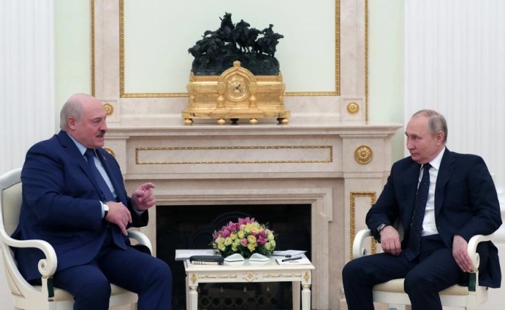 КРЕМЉ: Путин и Лукашенко телефонски разговараа и ја потврдија подготвеноста за заедничка борба против тероризмот
