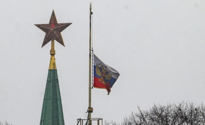 ДЕН НА ЖАЛОСТ ВО РУСИЈА: Земјата денеска со знамиња на половина копје и тага за 133 жртви од терористичкиот напад во Москва