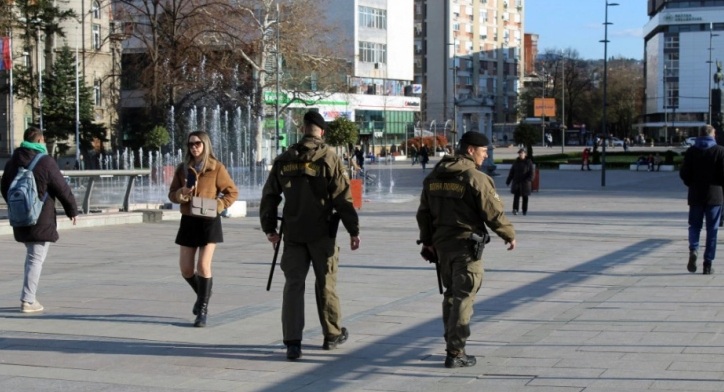МЕРКИ ВО СРБИЈА: Воена полиција патролира низ поголемите градови како преветива за поголема безбедност на граѓаните