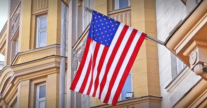 АМБАСАДА НА САД ВО РУСИЈА: Поради опасност од тероризам, Американците да избегнуваат големи собири во Москва во следните 48 часа