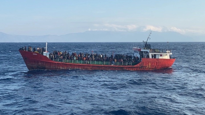 БРОДСКА НЕСРЕЌА ВО МОЗАМБИК: Загинаа повеќе од 90 луѓе во превртен брод во кој од Лунга бегале од епидемијата на колера