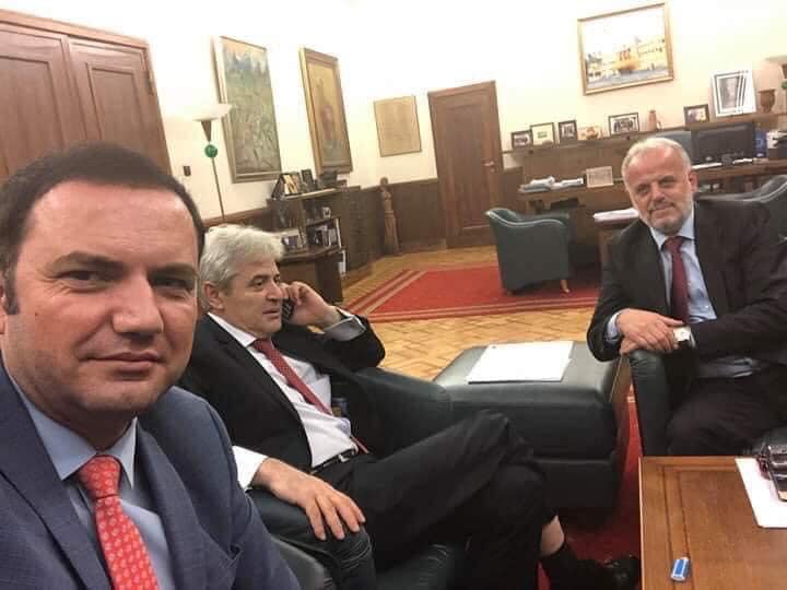 ДУИ: Албанците докажаа дека знаат најдобро да ја водат државата, доказ се премиерот Талат Џафери и идниот претседател д-р Бујар Османи