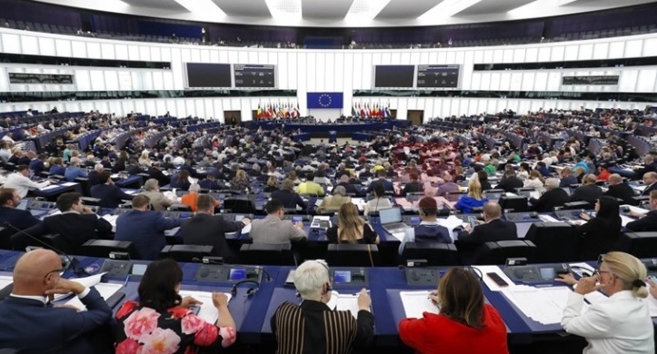 ЕУ: Социјалдемократи, либерали, зелени и европратеници од левицата бараат итни мерки против наводно мешање на Русија во изборите
