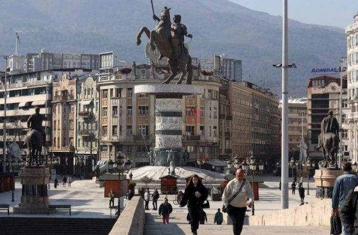 ИЗБОРНА КАМПАЊА: Многу села и градови низ Македонија и денеска ќе видат политички насмевки какви има само пред избори