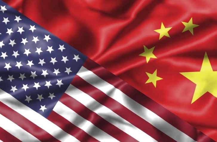 КИНЕСКИОТ ПРЕМИЕР ЛИ КИАНГ: Очекувам односите меѓу Кина и САД да се подобруваат и да бидеме партнери, а не противници