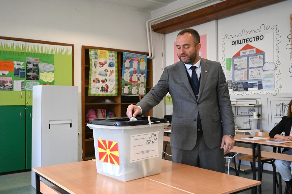 ТОШКОВСКИ: Безбедносната состојба стабилна, нема никакви нарушувања во изборниот процес за претседател на Македонија