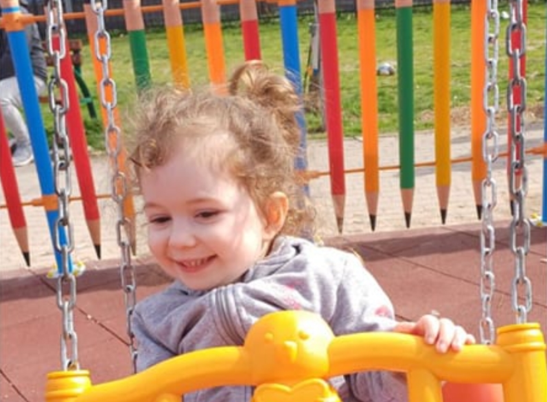 АПЕЛ ЗА ПОМОШ: Уште 4.000 евра се потребни за лекување на малата Аника