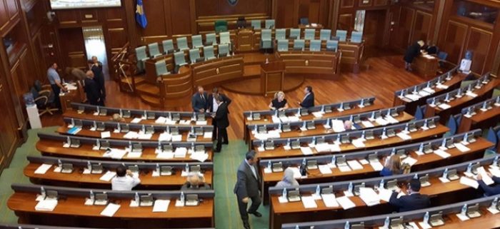 КОСОВО НЕ МОЖЕ ДА ГО КОНСТИТУИРА СОБРАНИЕТО: Пропадна и денешното 15-то продолжение за избор на претседател