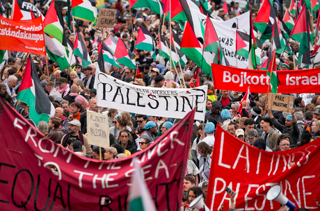 ГОЛЕМИ ПРОТЕСТИ ВО ШВЕДСКА: Не го сакаат Израел на Евросонг