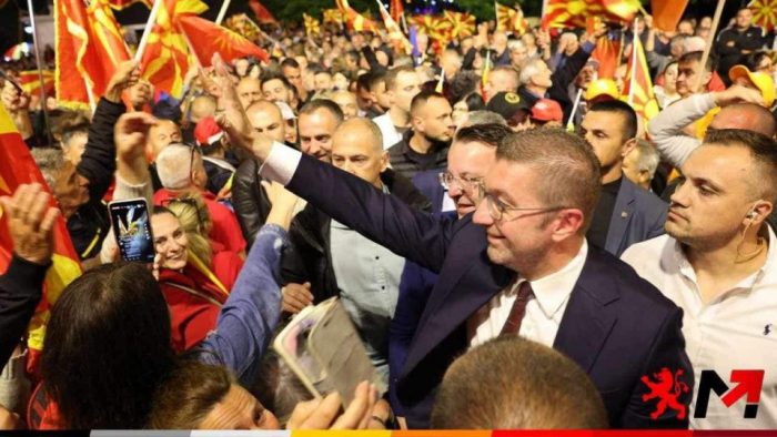 МИЦКОСКИ: Нема десна или лева, источна или западна, има само една Македонија, благодарам народе, Македонија е повторно твоја