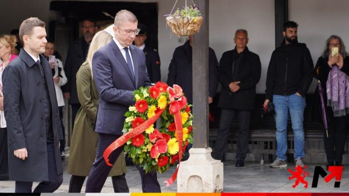 МИЦКОСКИ: Денеска се поклонуваме на македонскиот великан Гоце Делчев, со желба за национално и општествено обединување