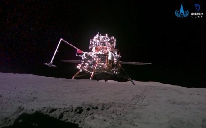 Кинеската сонда Чанг-6 се врати на Земјата, за прв пат се донесени примероци од темната страна на Месечината