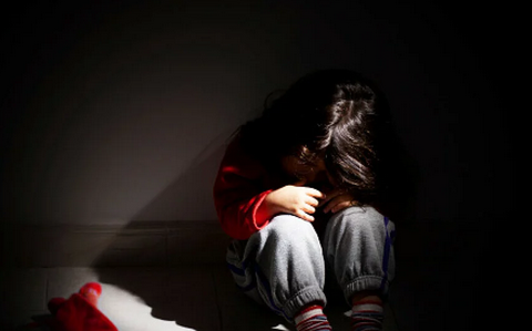 ТАТКО МОНСТРУМ ОД СПЛИТ: 267 пати ја силувал ќерка си од кога имала 5 години