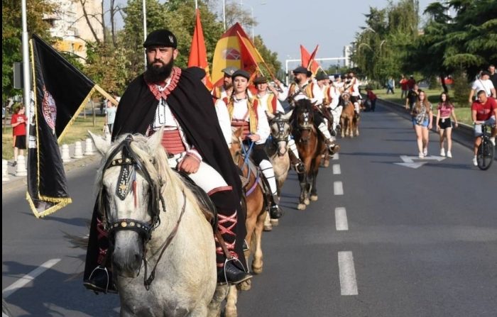 ИЛИНДЕНСКИ КОЊИЧКИ МАРШ: Околу 40 коњаници заминуваат за Крушево вечерва од црквата „Св. Петар и Павле“ во Горно Лисиче