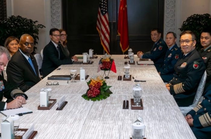 Министрите за одбрана на Кина и САД разговараа за Тајван, Украина и Газа