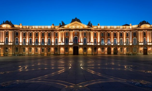 Пожар избувна во Версајската палата